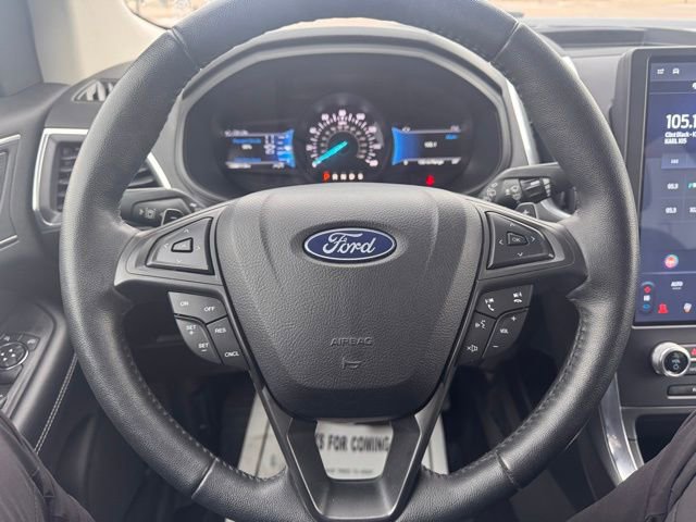Used 2022 Ford Edge Titanium w/ Class II Trailer Tow Package image 9