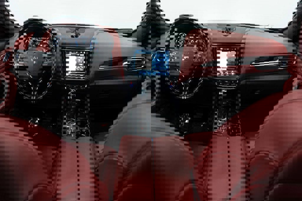 Used 2022 Maserati Levante GT image 10