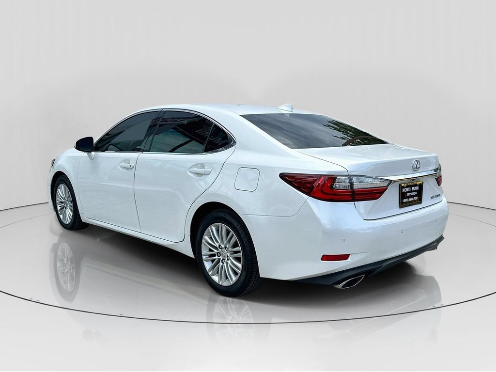 Used 2016 Lexus ES 350 w/ Premium Package w/Wood Trim FWD image 5