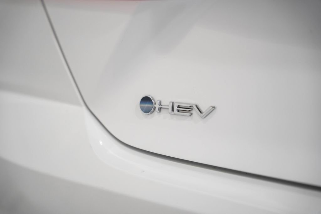 Used 2025 Toyota Camry SE image 8