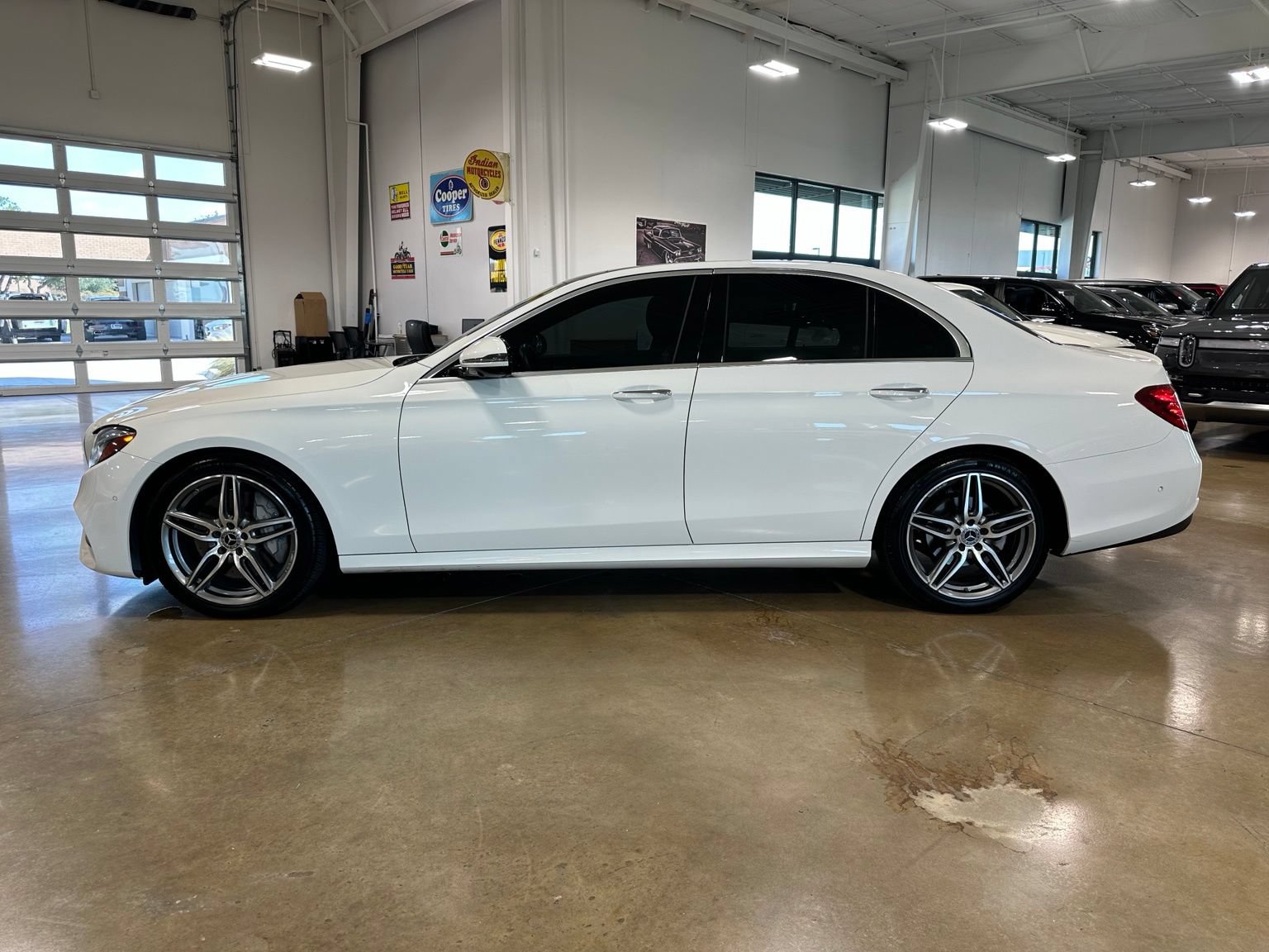 Used 2019 Mercedes-Benz E 300 image 4