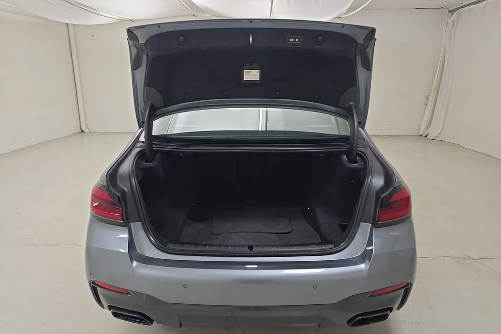 Used 2021 BMW M550i xDrive w/ Executive Package image 29