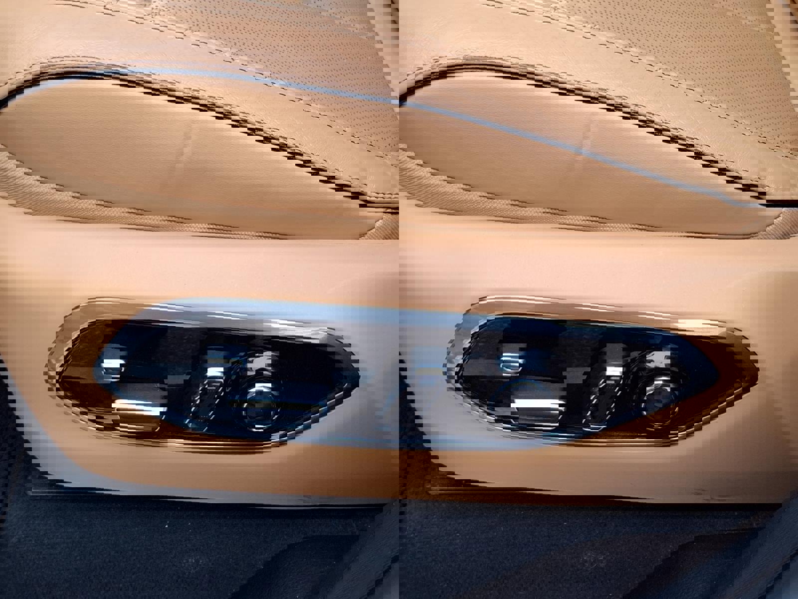 Used 2024 Jeep Grand Cherokee Summit image 4