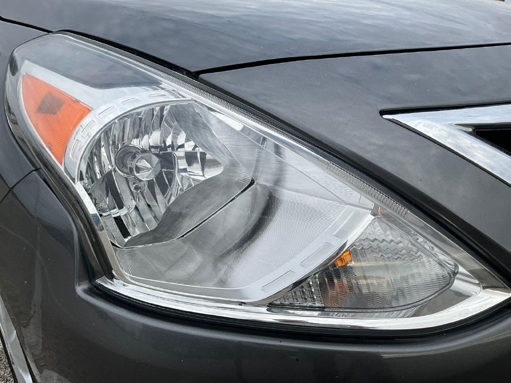 Used 2019 Nissan Versa S Plus FWD image 19