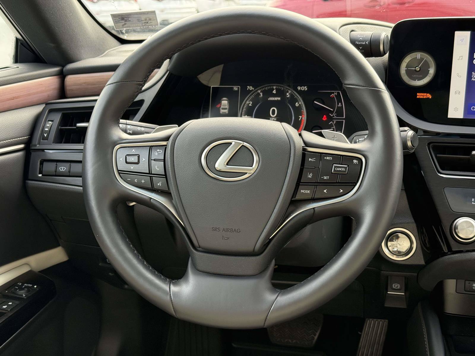 Used 2025 Lexus ES 350 w/ Premium Package FWD image 9