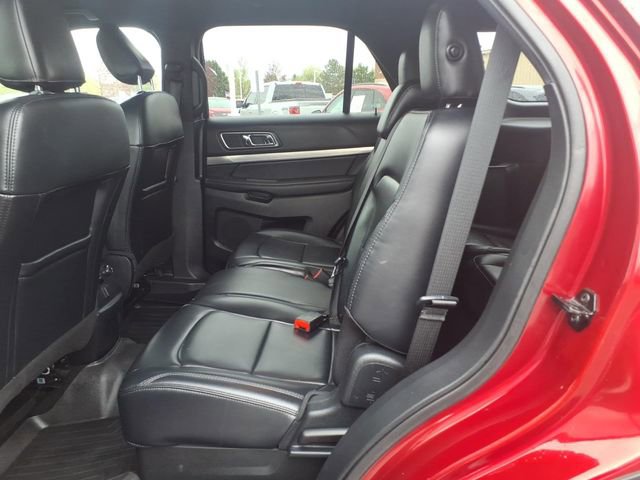 Used 2019 Ford Explorer XLT w/ Equipment Group 202A AWD/4WD image 11