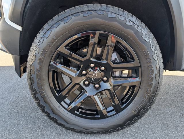 Used 2025 Chevrolet Colorado Trail Boss AWD/4WD image 13