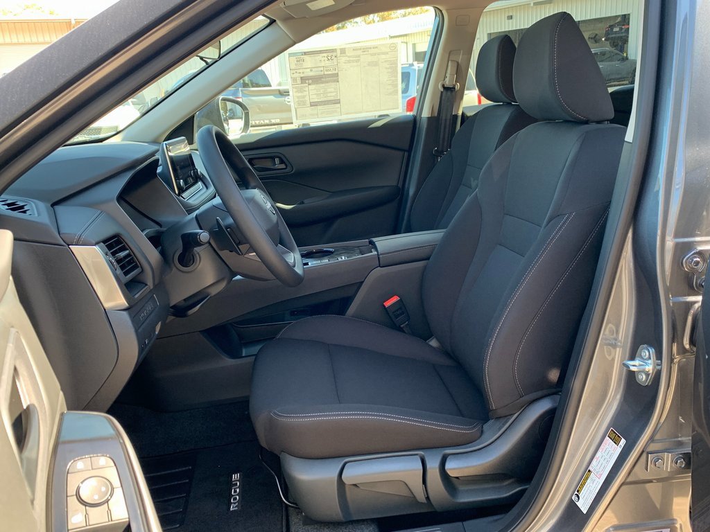 New 2026 Nissan Rogue S image 15