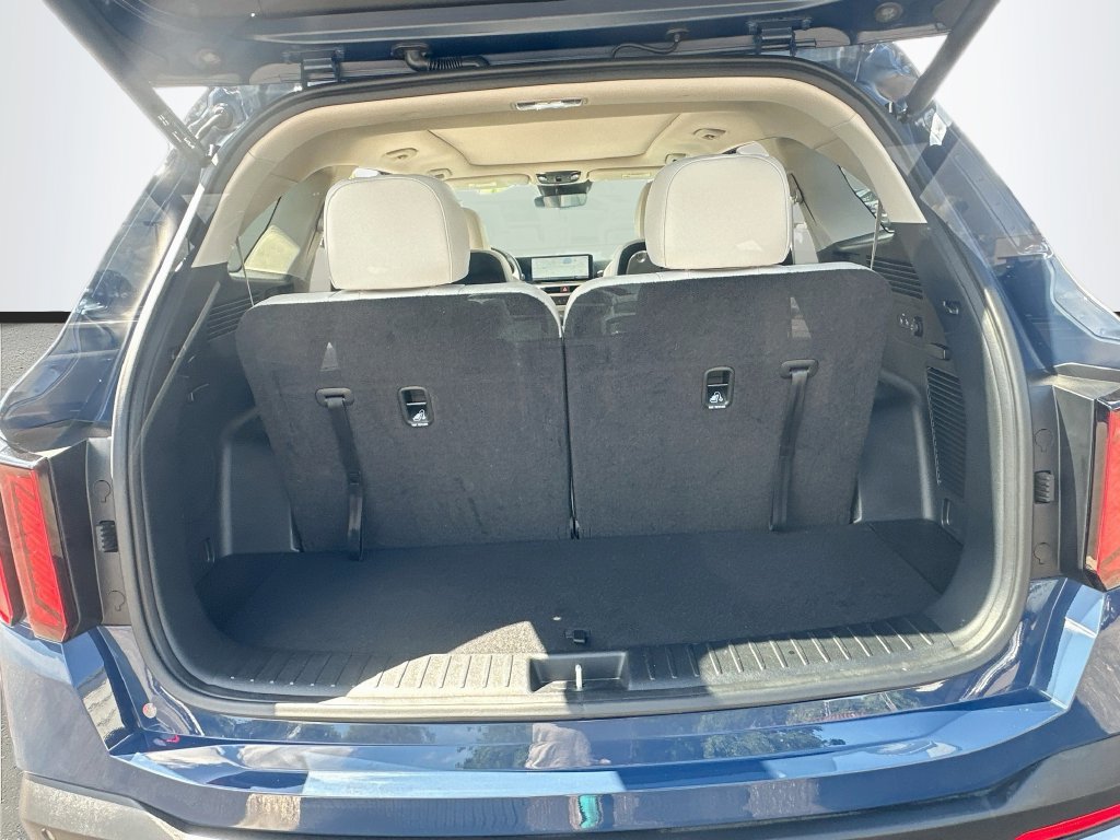 Certified 2025 Kia Sorento EX w/ Panoramic Sunroof Package FWD image 26