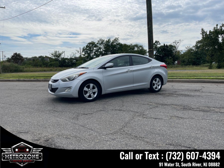 Used 2013 Hyundai Elantra GLS w/ Preferred Pkg FWD image 2