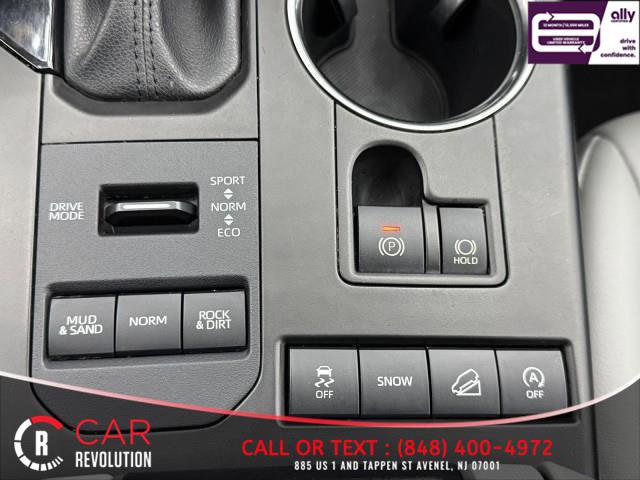 Used 2021 Toyota Highlander XLE image 37