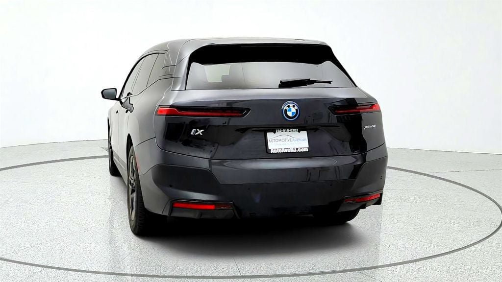 Used 2024 BMW iX xDrive50 w/ Premium Package AWD/4WD image 6