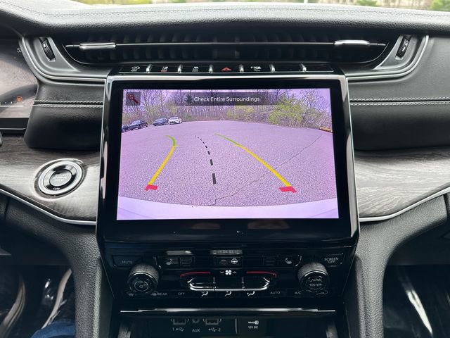 Used 2023 Jeep Grand Cherokee L Limited w/ Black Appearance Package AWD/4WD image 42