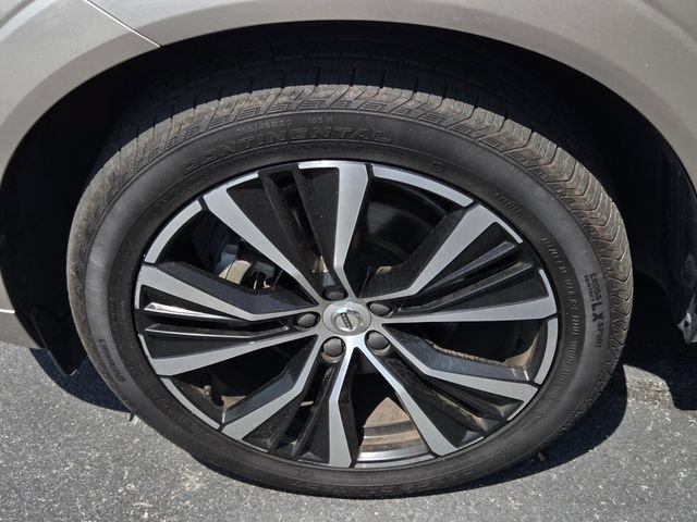Used 2024 Volvo XC60 B5 Plus AWD/4WD image 8