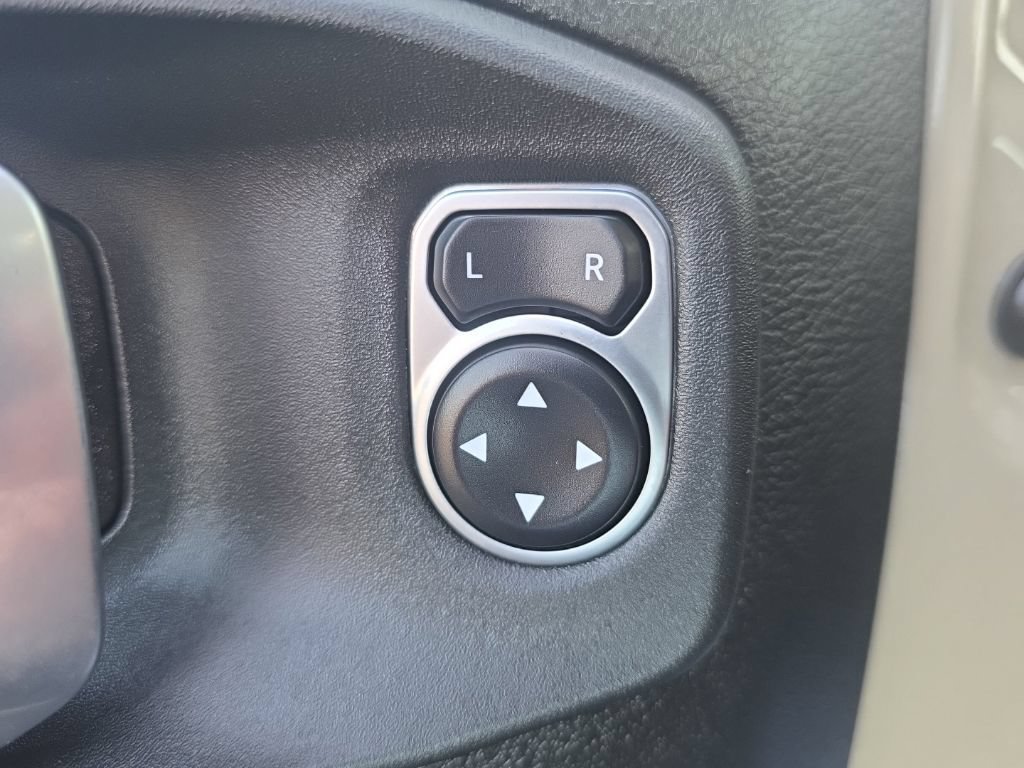 Used 2022 Jeep Gladiator Mojave w/ Cold Weather Group AWD/4WD image 18