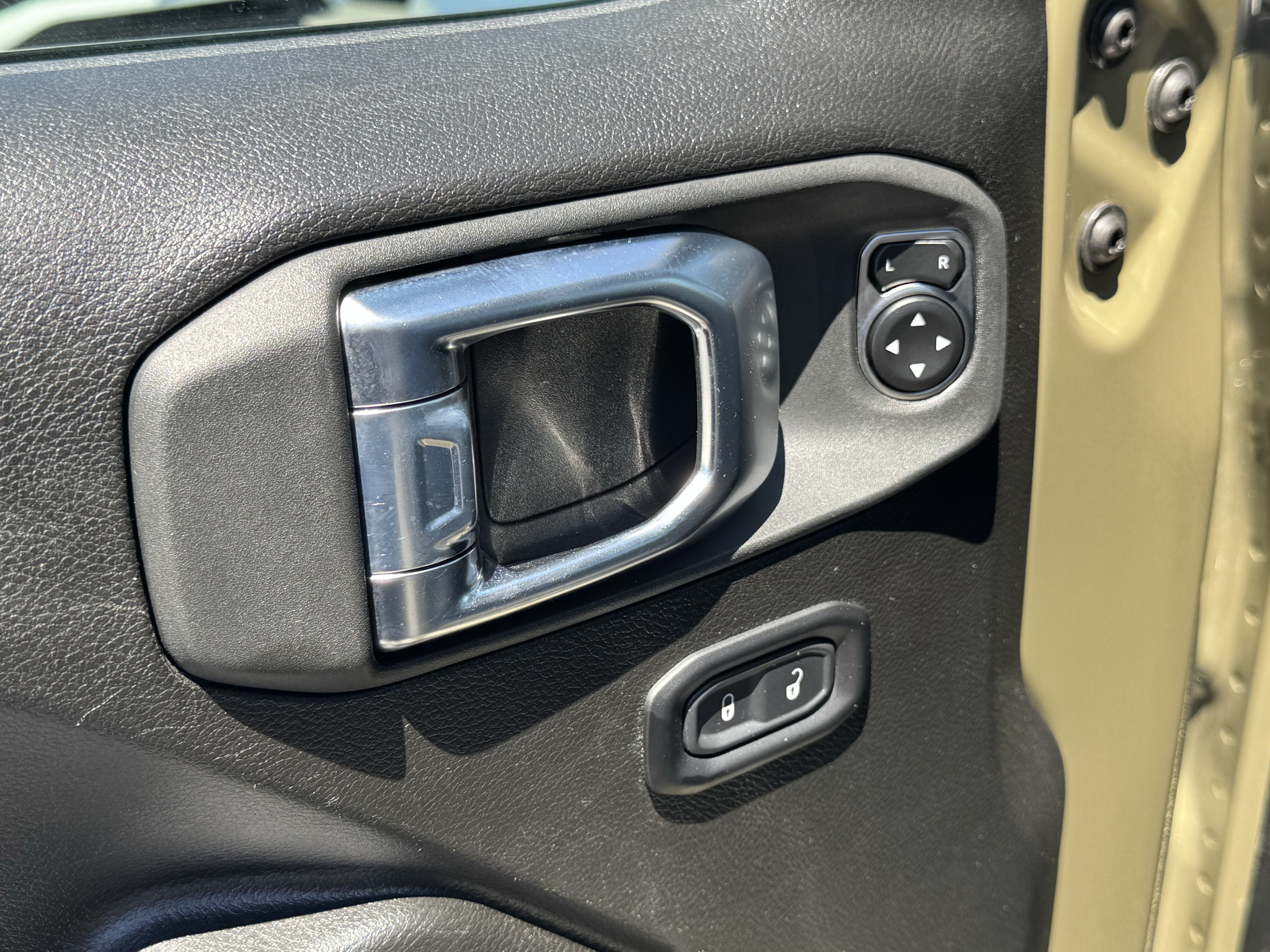 Used 2026 Jeep Gladiator Rubicon AWD/4WD image 14