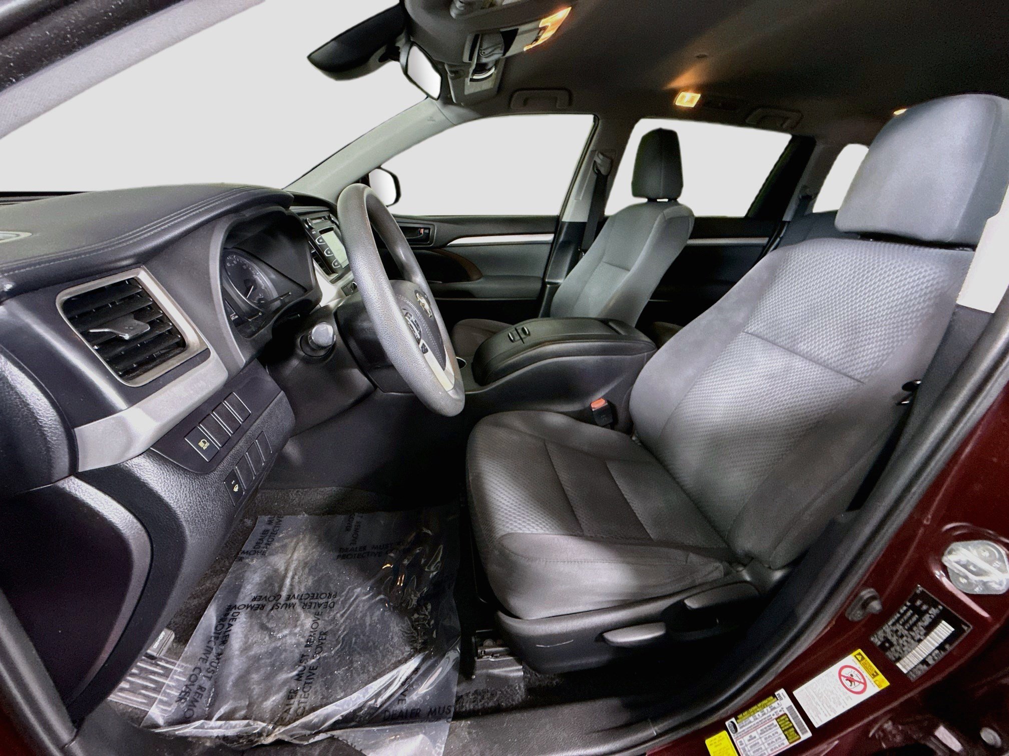 Used 2019 Toyota Highlander LE FWD image 21