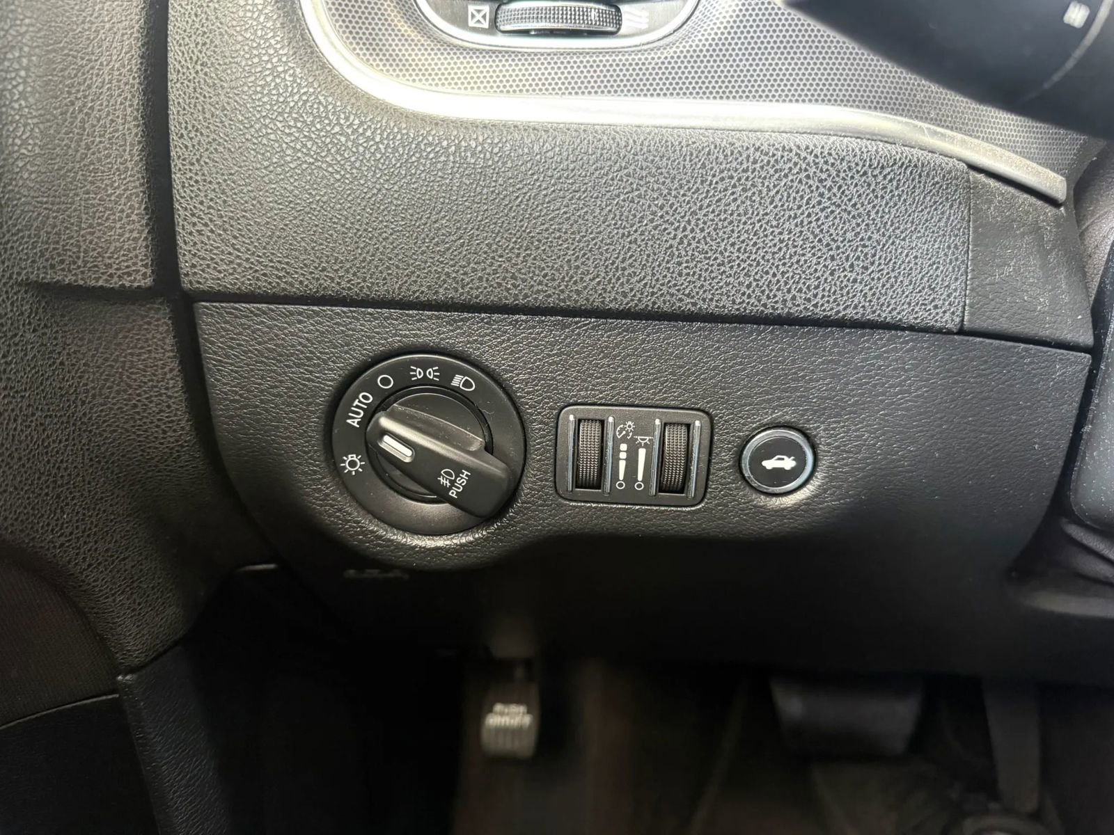 Used 2017 Dodge Charger R/T RWD image 38