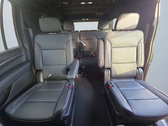 Used 2024 GMC Yukon XL Denali w/ Advanced Technology Package image 13