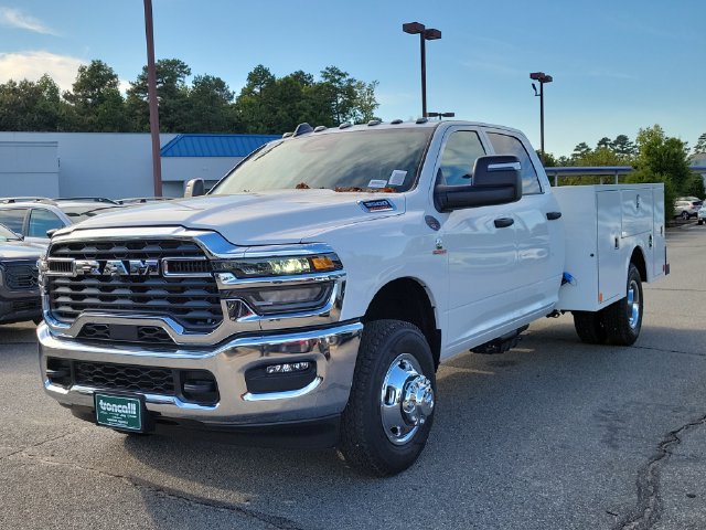 New 2027 RAM 3500 Tradesman w/ Chrome Appearance Group A AWD/4WD image 3