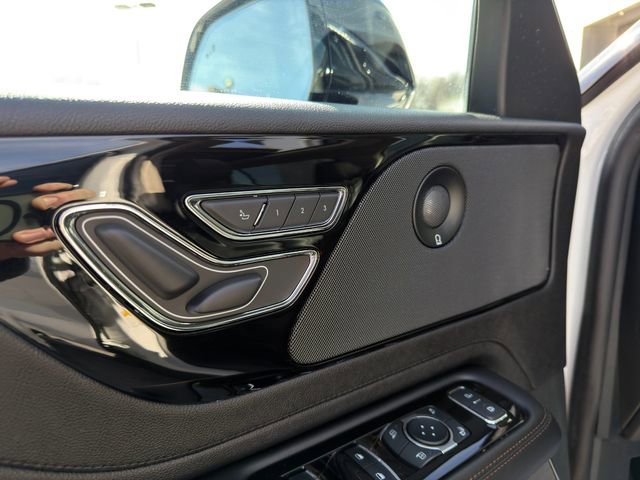 Used 2024 Lincoln Aviator Reserve w/ Equipment Group 201A image 23