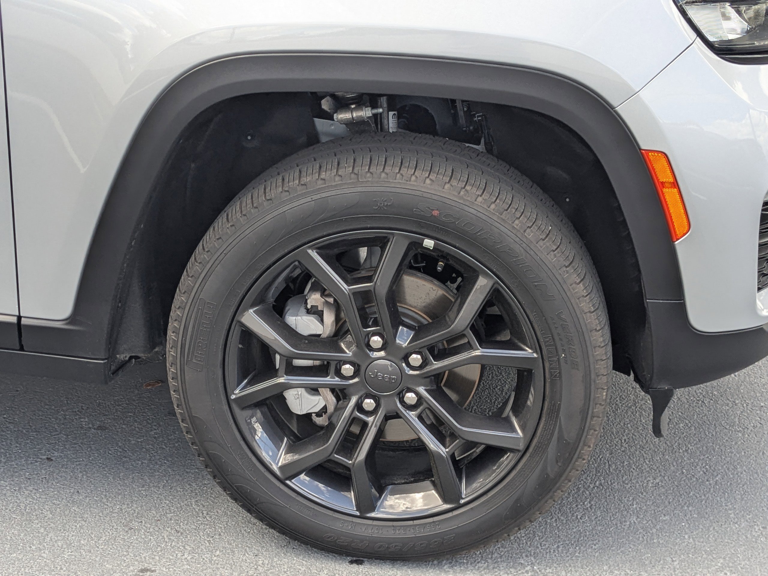 New 2025 Jeep Grand Cherokee Limited w/ Trailer Tow Package image 10