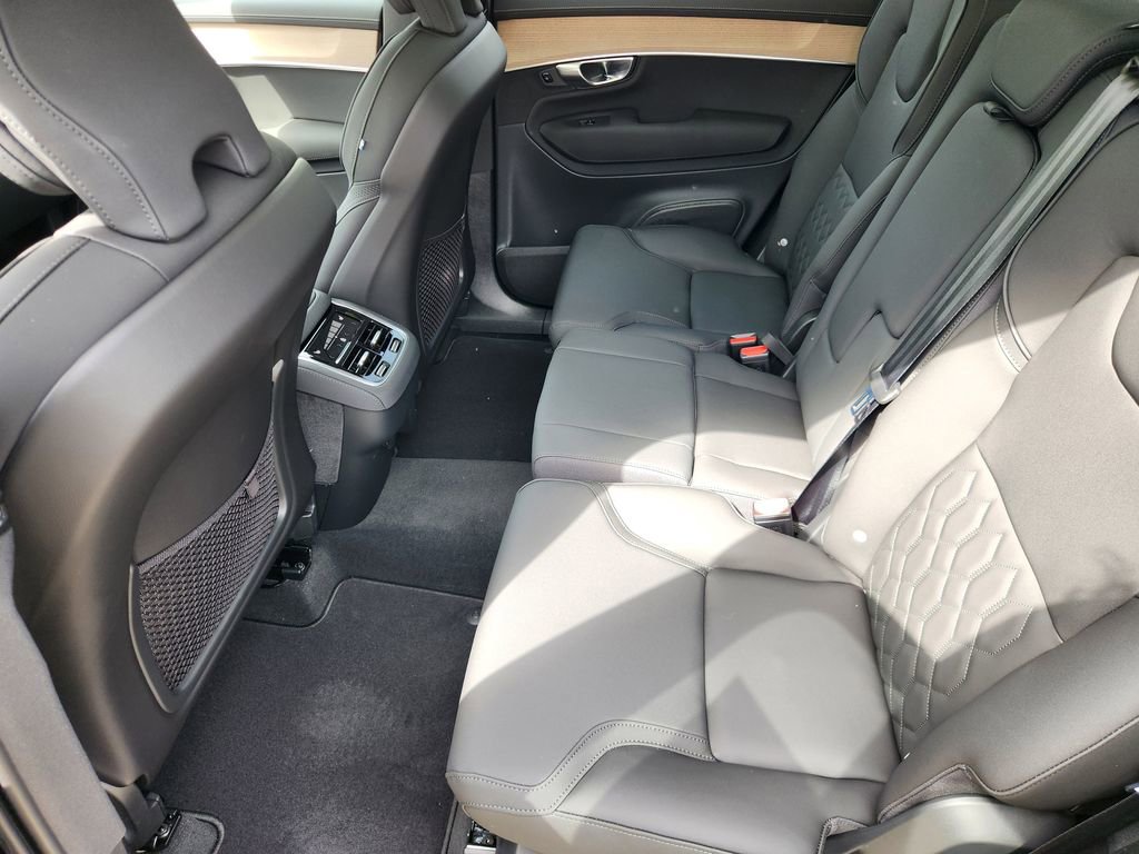 New 2026 Volvo XC90 B6 Plus w/ Protection Package Premier AWD/4WD image 11