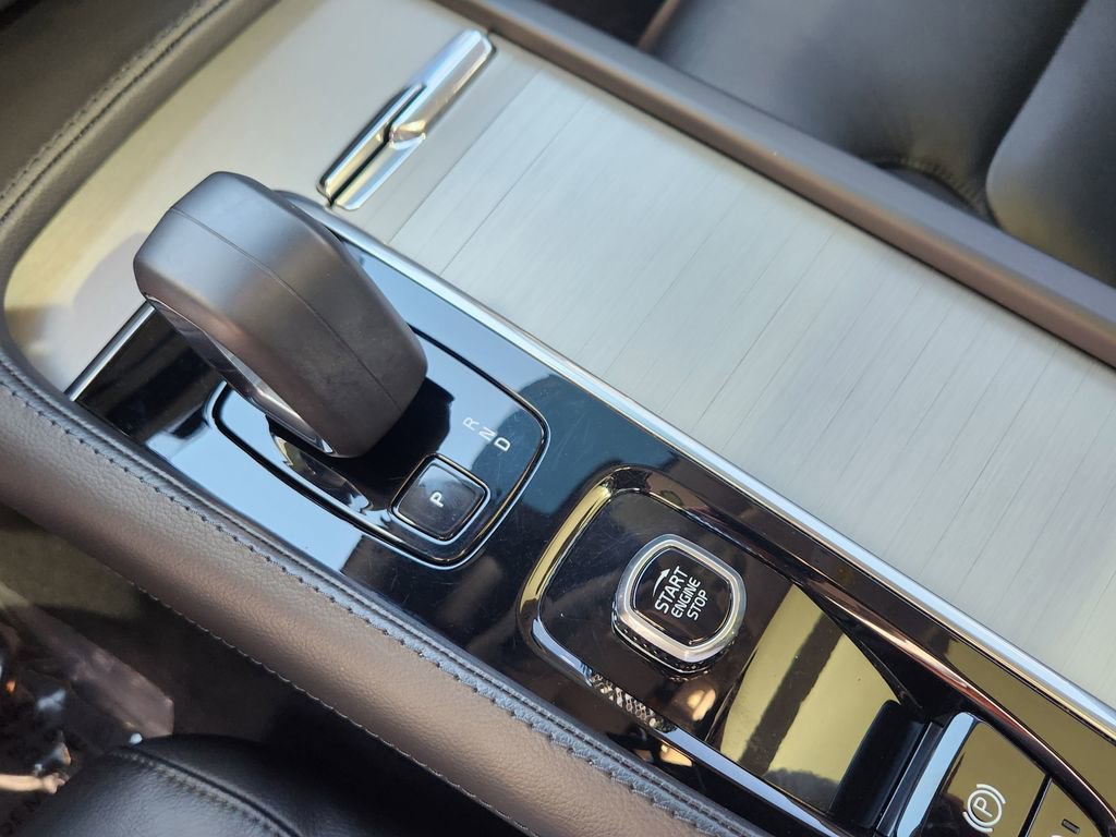 Used 2023 Volvo XC90 B5 Core w/ Protection Package Premier image 11