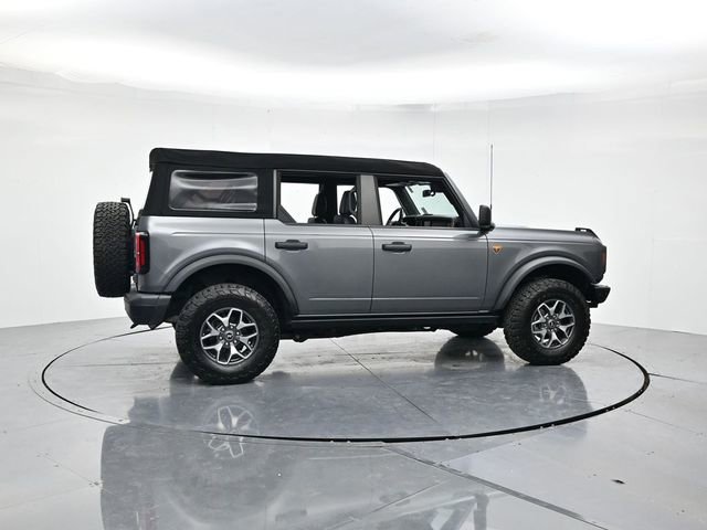 Used 2024 Ford Bronco Badlands image 2