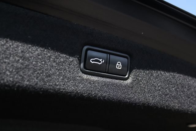 Used 2020 Genesis G90 3.3T Premium image 69