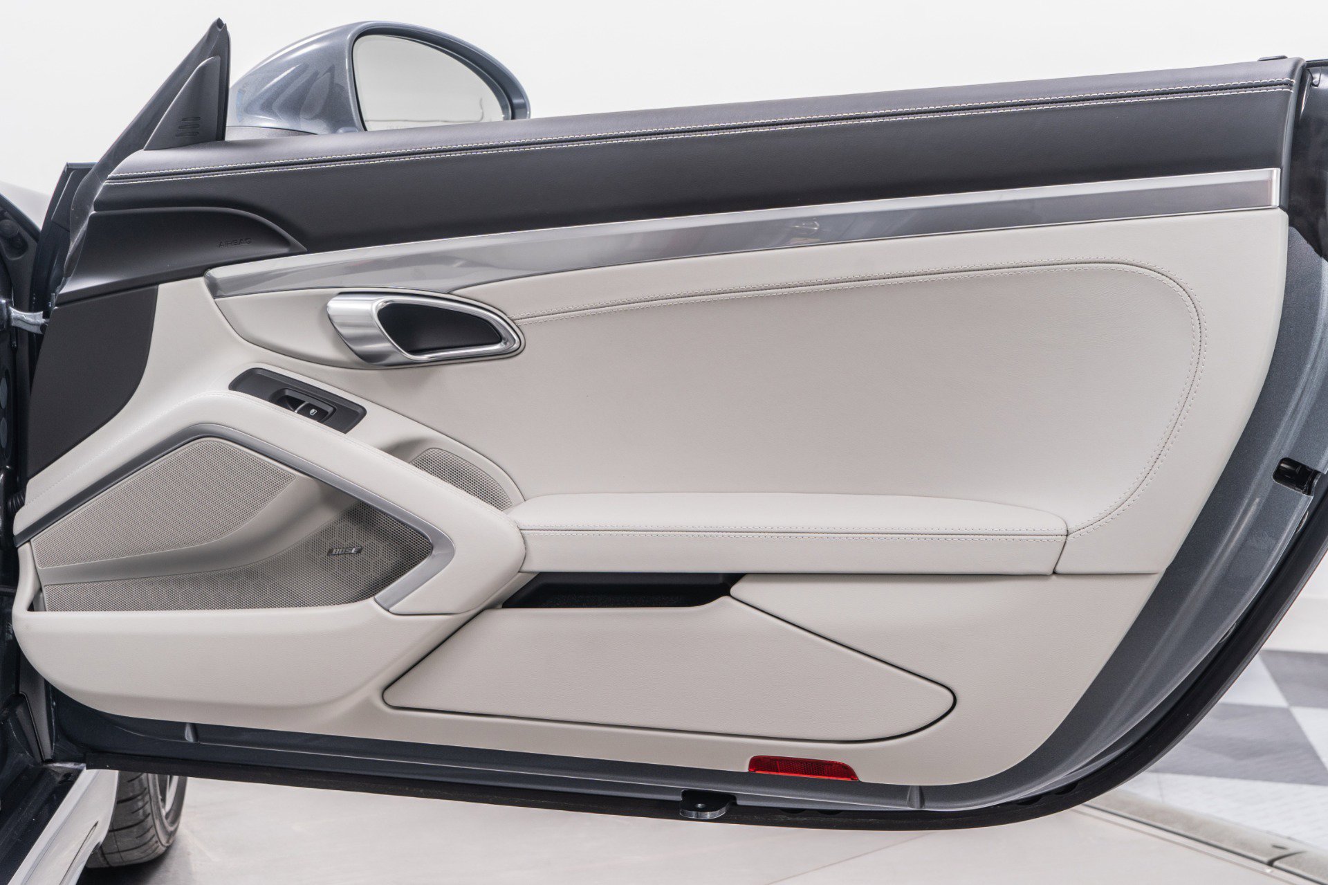 Used 2025 Porsche 718 Boxster image 43