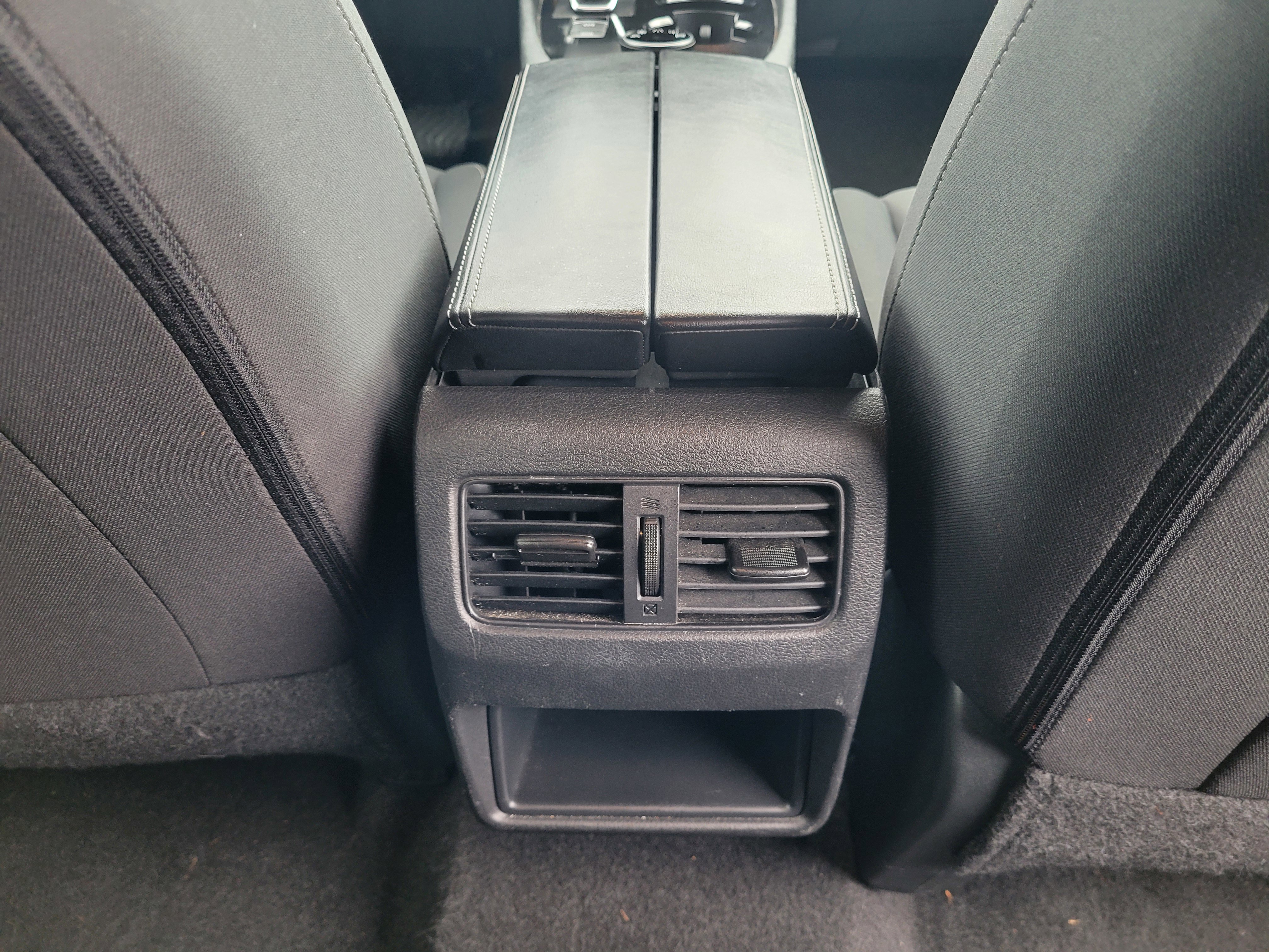 Used 2023 Nissan Rogue S AWD/4WD image 18