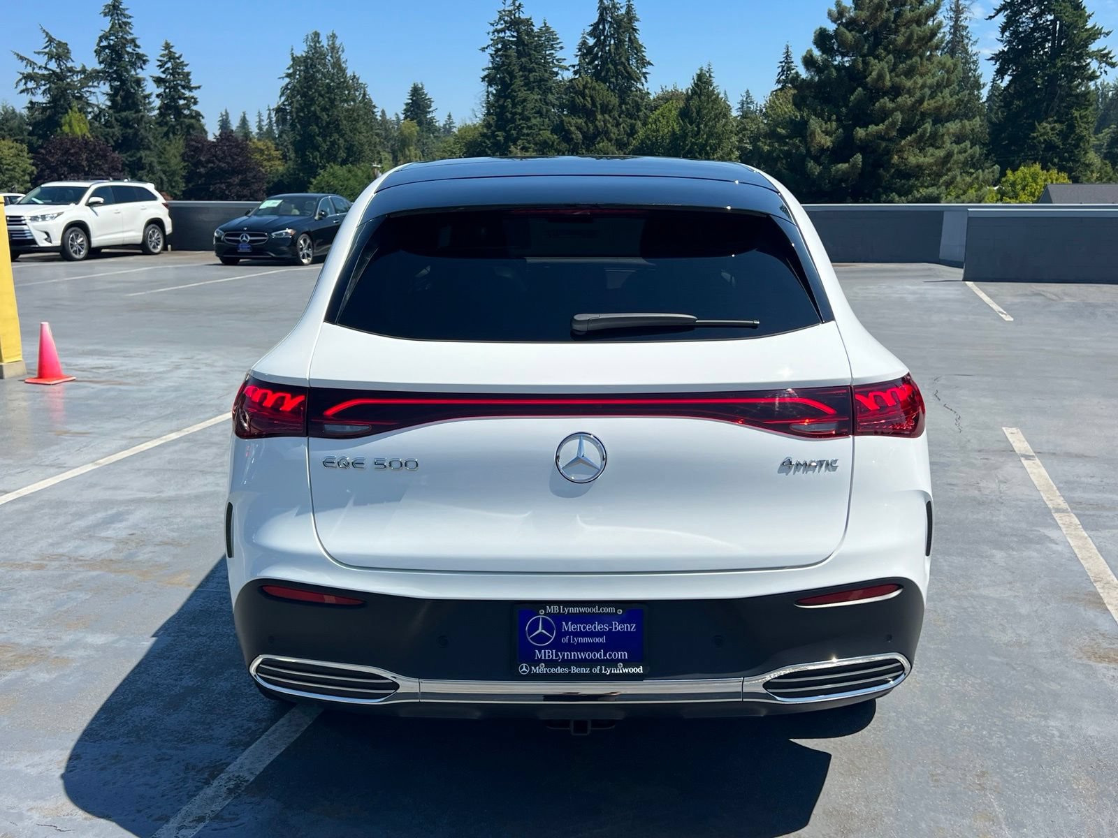 Used 2023 Mercedes-Benz EQE 500 4MATIC SUV image 8