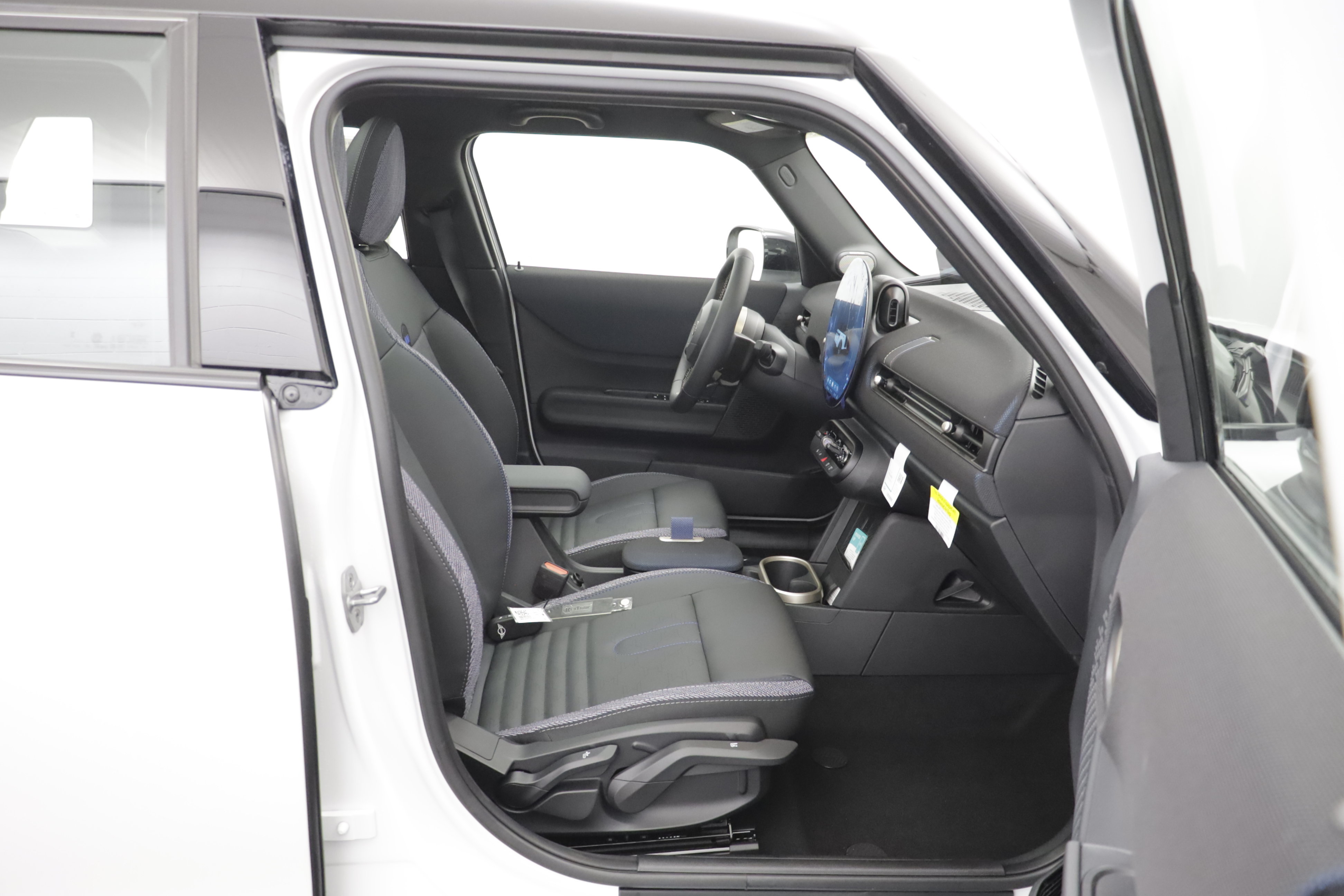 New 2027 MINI Cooper 4-Door Hardtop FWD image 19