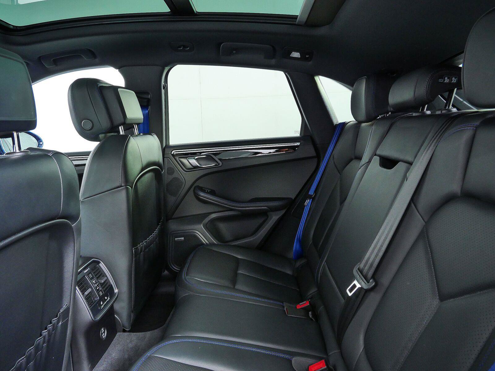 Certified 2023 Porsche Macan S AWD/4WD image 20