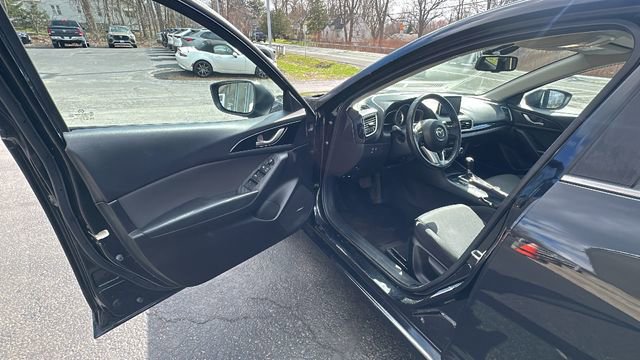 Used 2016 MAZDA MAZDA3 i Touring w/ Popular Equipment Package image 26
