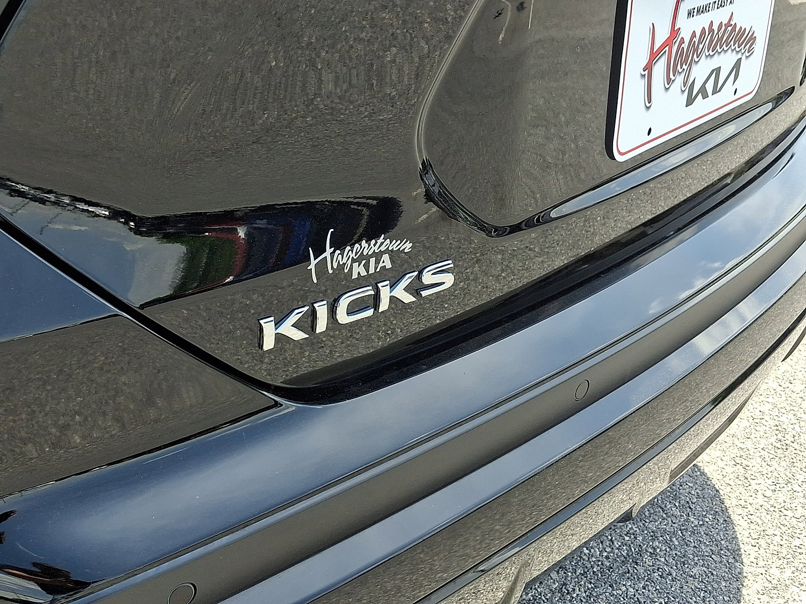 Used 2023 Nissan Kicks SR w/ SR Premium Package FWD image 33