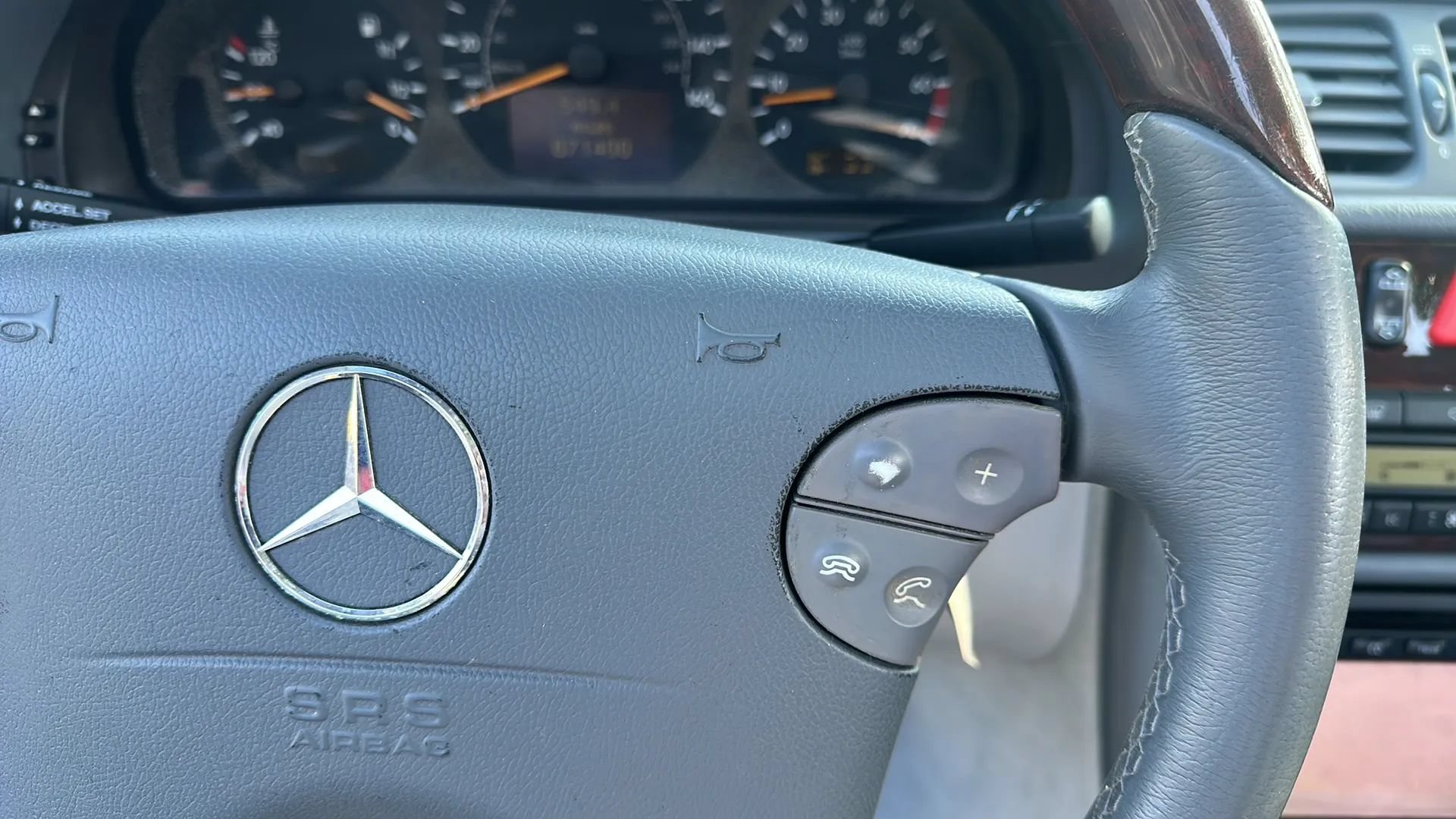 Used 2001 Mercedes-Benz CLK 320 Cabriolet w/ K2 Opt Pkg image 26