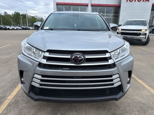 Used 2019 Toyota Highlander XLE AWD/4WD image 12