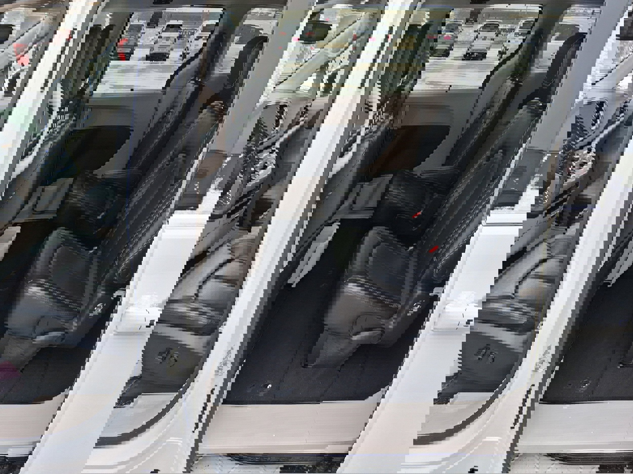 Used 2023 Chrysler Pacifica Touring-L FWD image 16