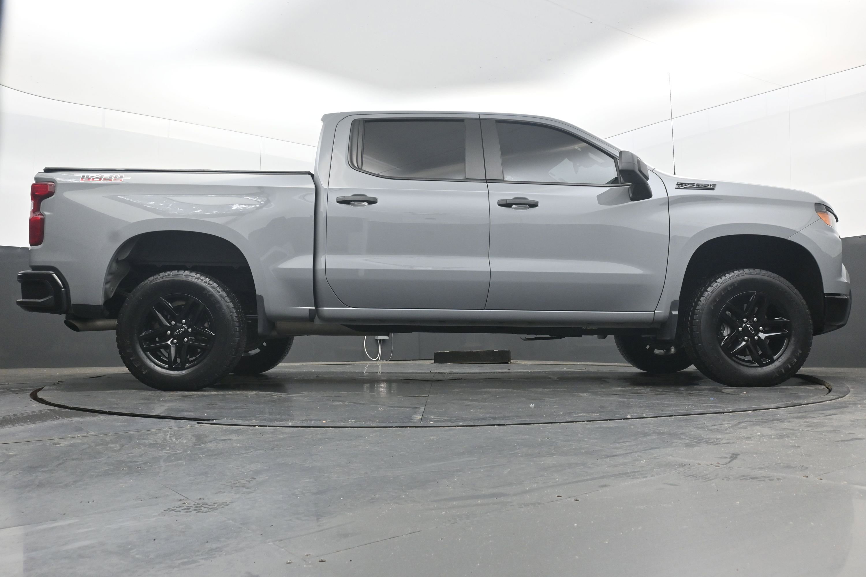 Used 2024 Chevrolet Silverado 1500 Custom Trail Boss w/ LPO, Dark Essentials Package AWD/4WD image 31
