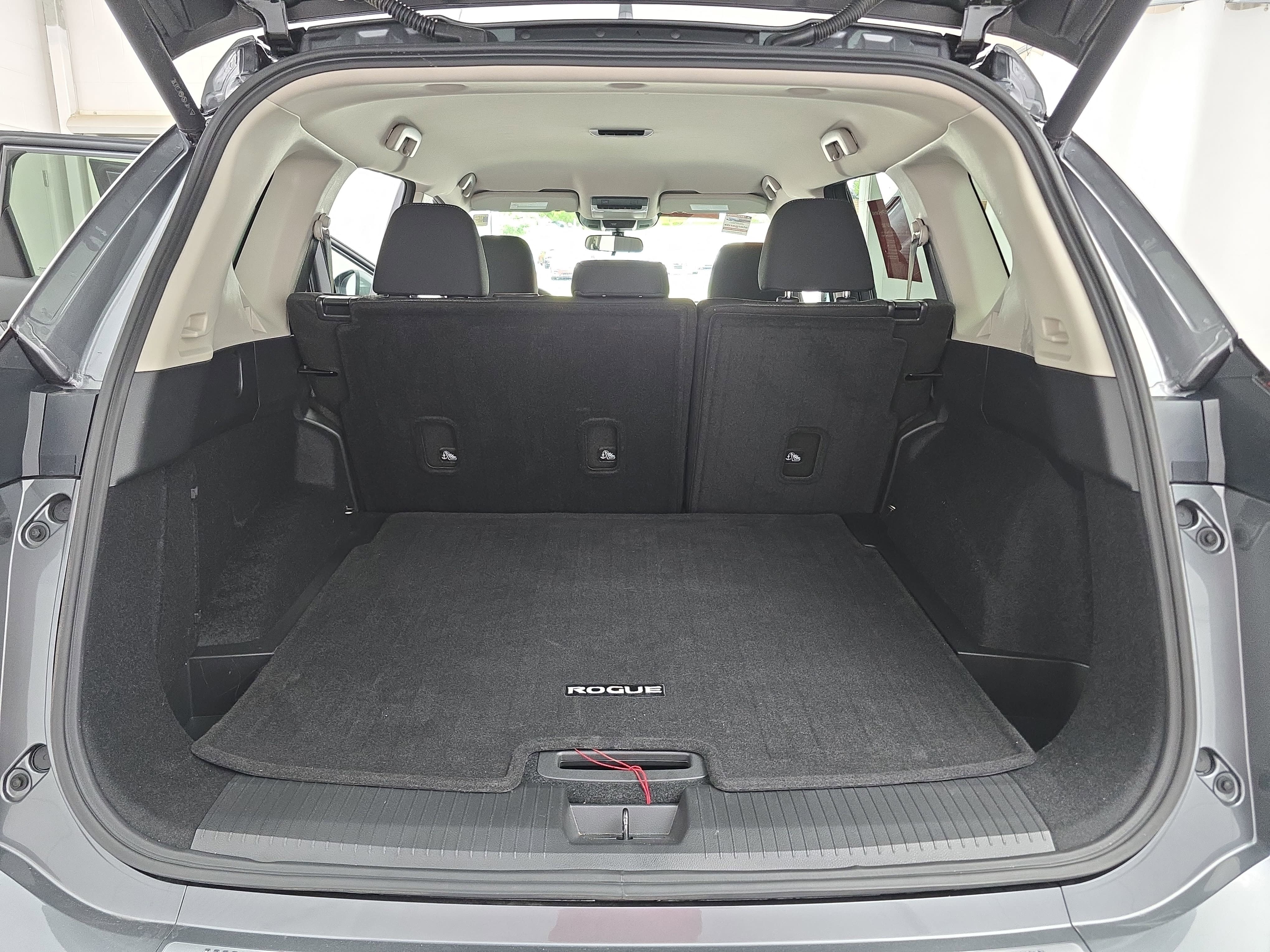 Certified 2025 Nissan Rogue SV FWD image 12