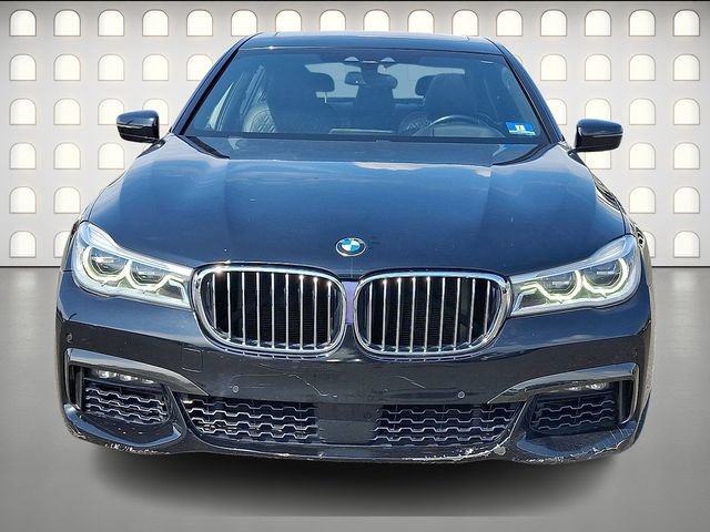 Used 2018 BMW 750i xDrive AWD/4WD image 2