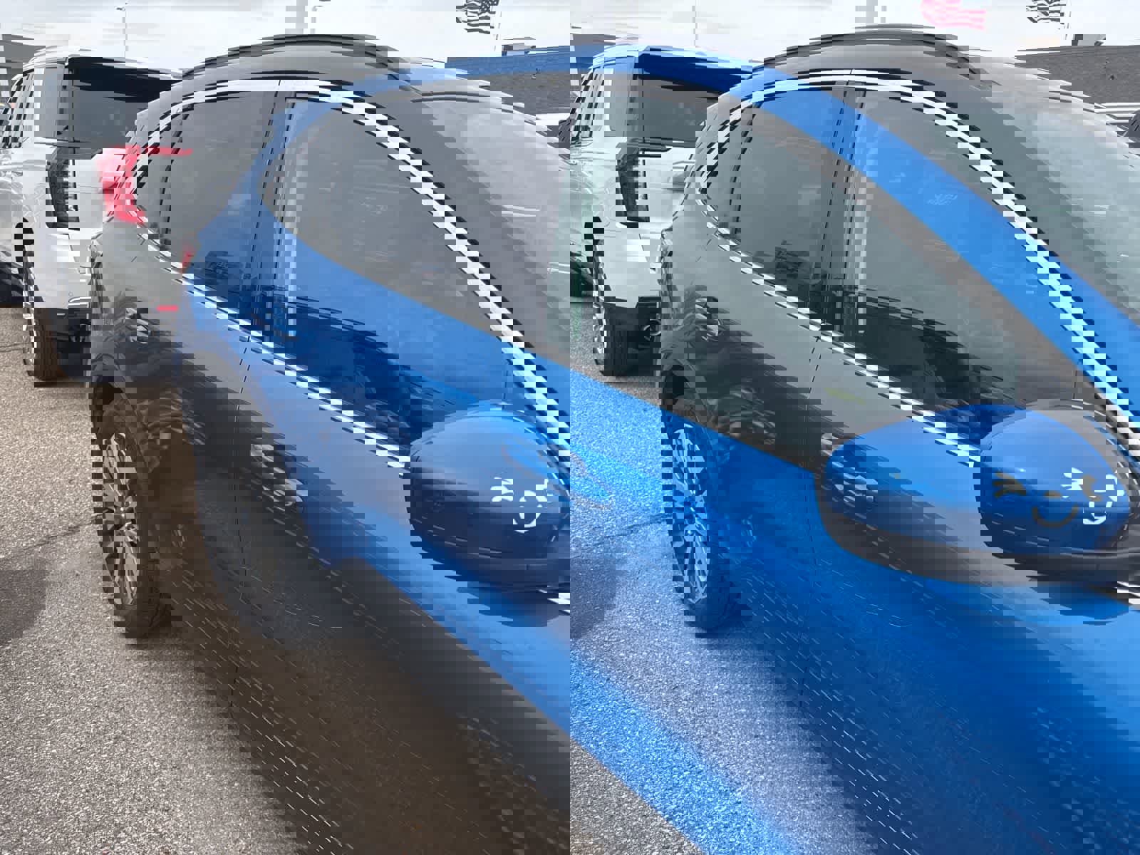 Used 2021 Ford Escape Titanium FWD image 21