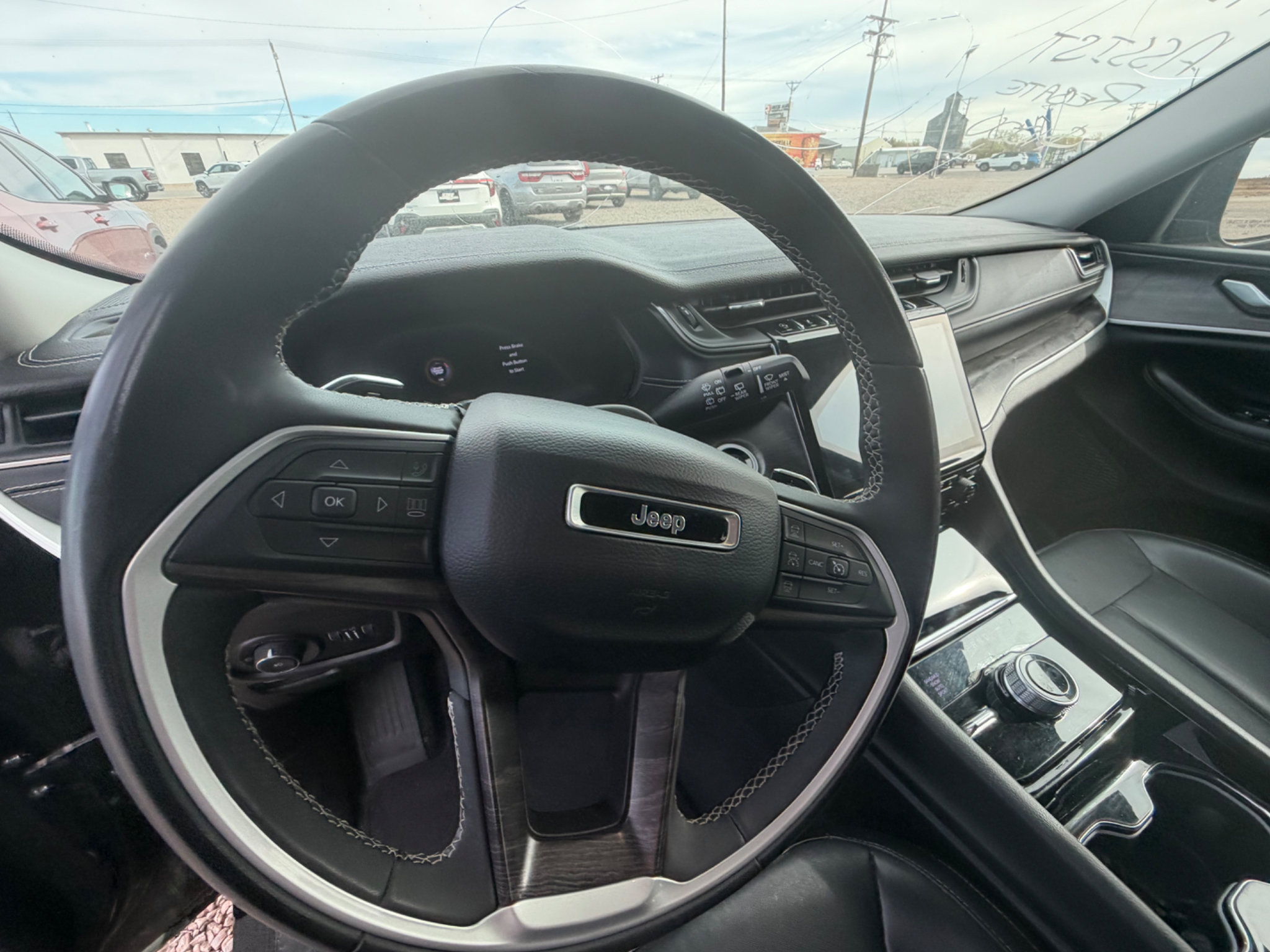 Used 2023 Jeep Grand Cherokee Limited AWD/4WD image 26