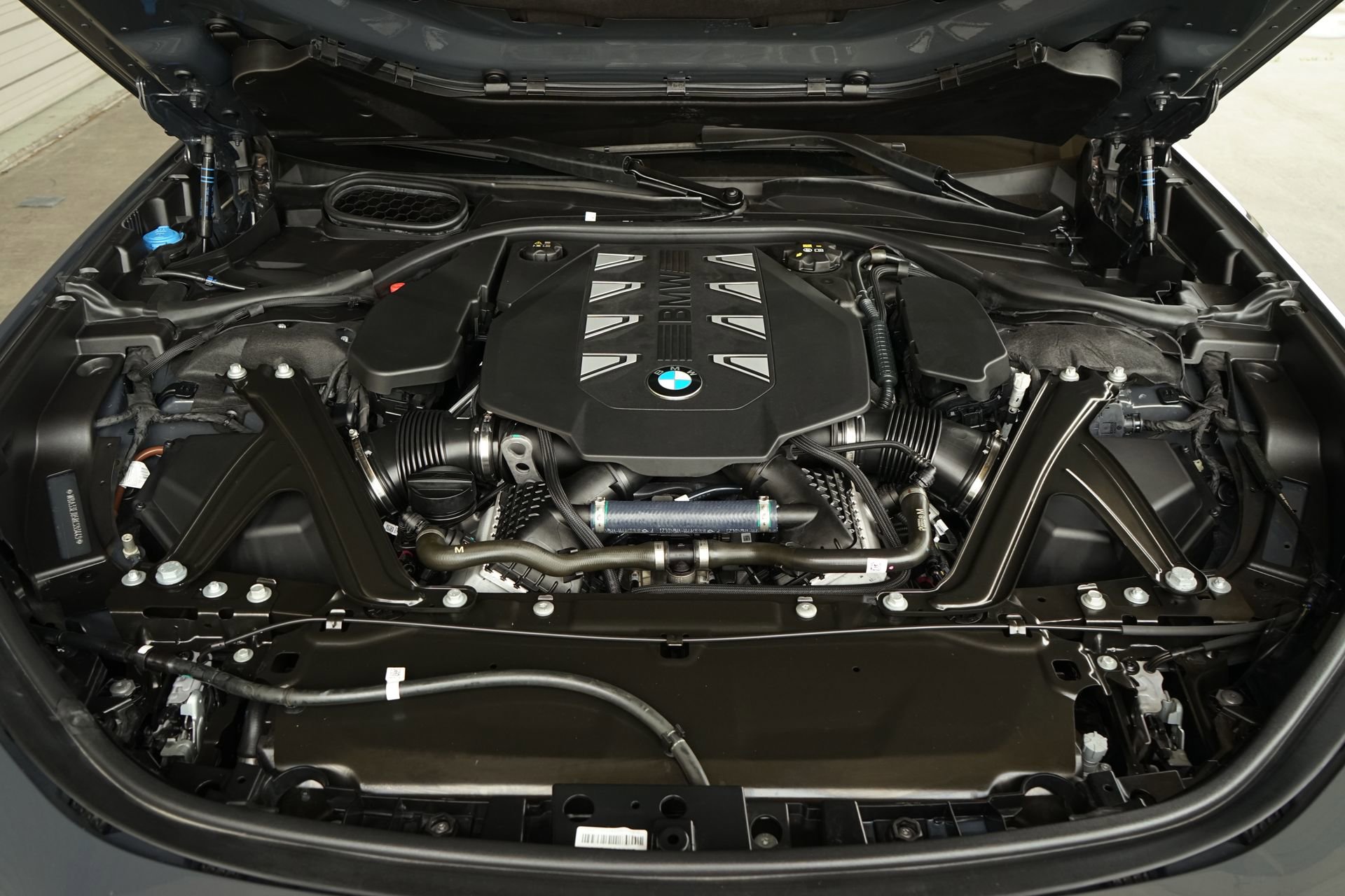 Used 2024 BMW 760i xDrive w/ Executive Package image 31