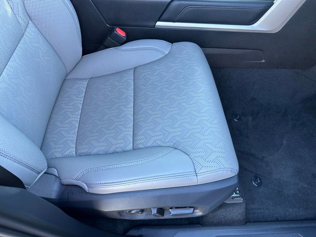 Used 2025 Toyota Tundra Limited image 17