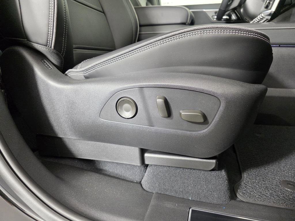 Used 2025 GMC Sierra EV Denali image 30