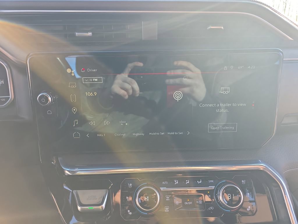 Used 2024 GMC Sierra 2500 Denali w/ Denali Reserve Package image 21