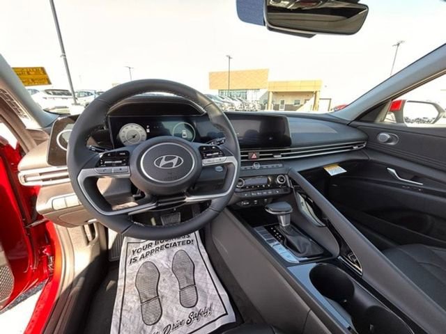 New 2025 Hyundai Elantra Limited w/ Cargo Package image 16